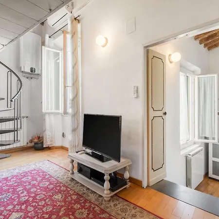 Romantic Tornabuoni *